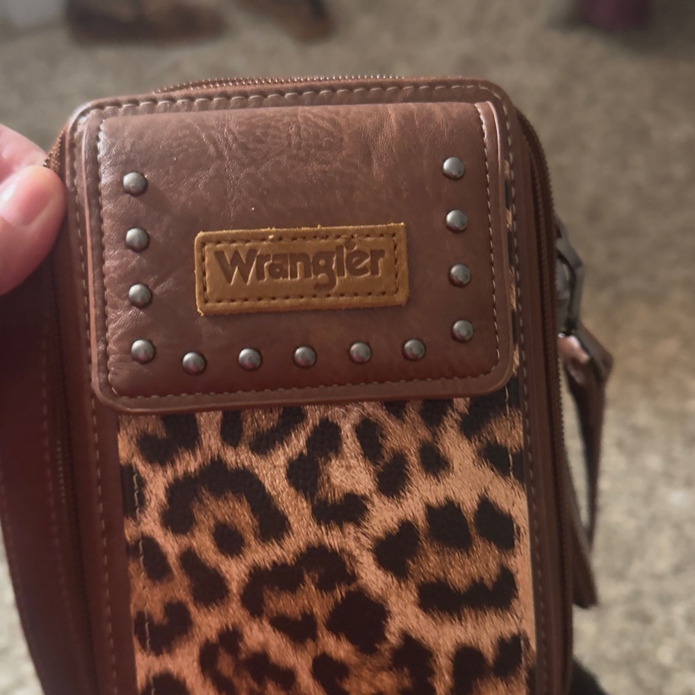 Wrangler Ladies Brown Cellphone Crossbody Wallet WG117-207BR